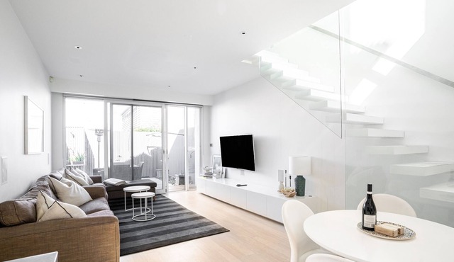Premium double story terrace house ~ 5★ Location