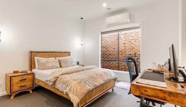 Private master bedroom + attached ensuite bathroom in a welcoming shared home