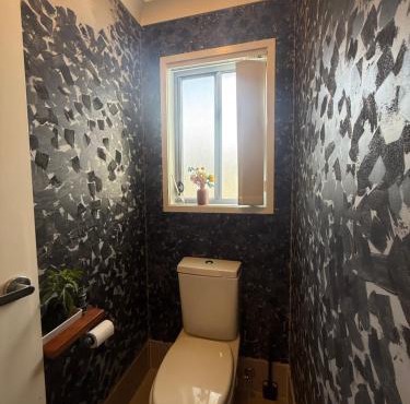 Private Master Suite with Ensuite at Mango Hill Home