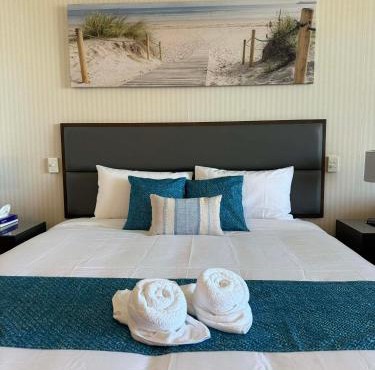 Privately Owned Hotel Room in Oaks Hotel