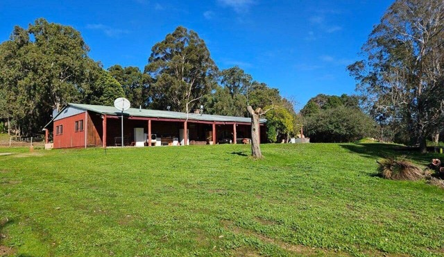 Queen & King Single Chalet 13 | Manjimup WA
