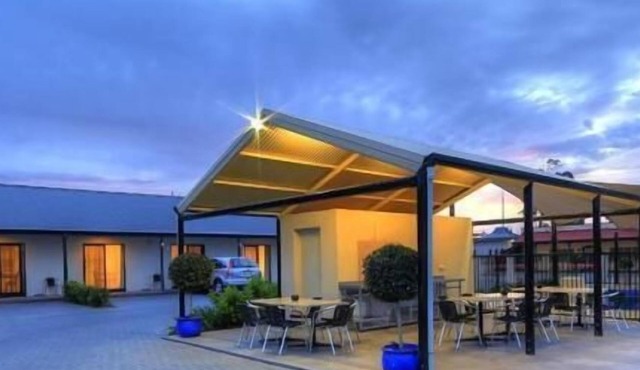 Red Earth Motel