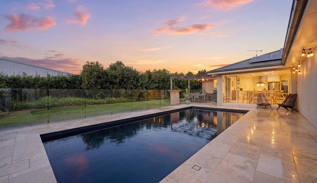 Regand Retreat. Pool & Alfresco. South Dubbo.