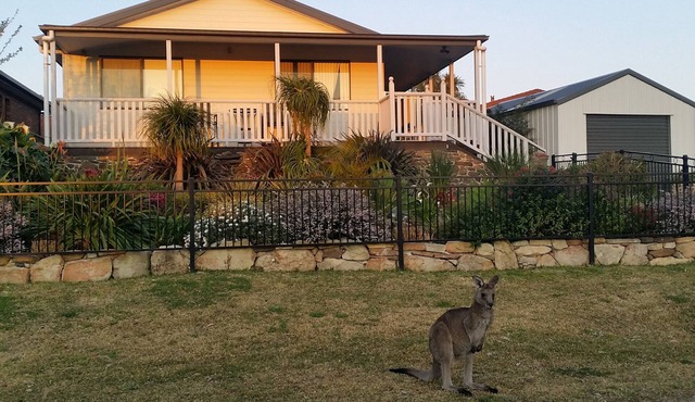 Relax and Enjoy a little bit of Sanctuary in Jervis Bay