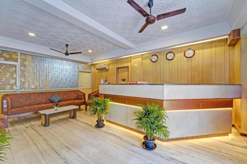 RG SUITES Mount Road