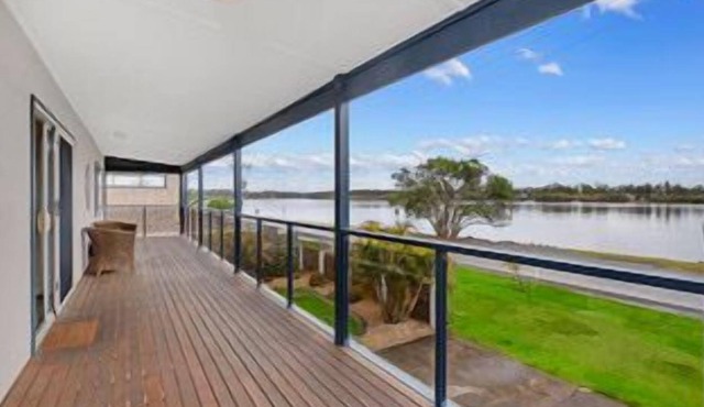 Right on The River - Settlement Point