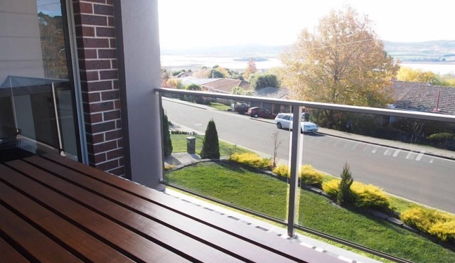 River View House, beautiful river views, free wifi.