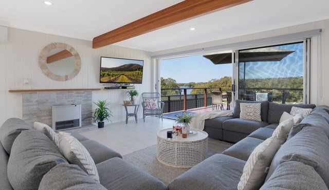 Riverside Retreat, Coolangatta, near Seven Mile Beach