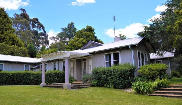 Robin Hill Manor - Stay 3 Pay 2