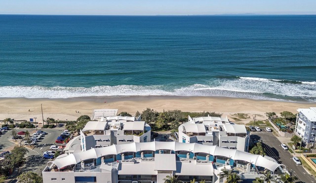 Rolling Surf Resort