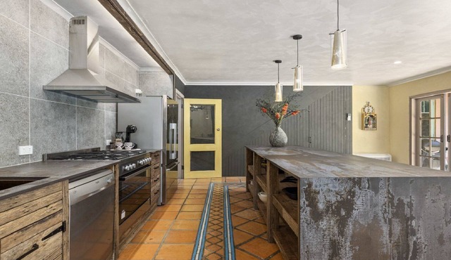 Romantic Cottage, Pet Friendly, Fireplace, Close to Town
