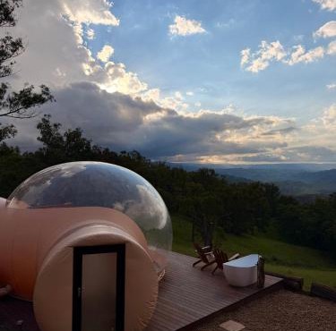 Romantic Stargazing Getaway - Beyond Bubbles