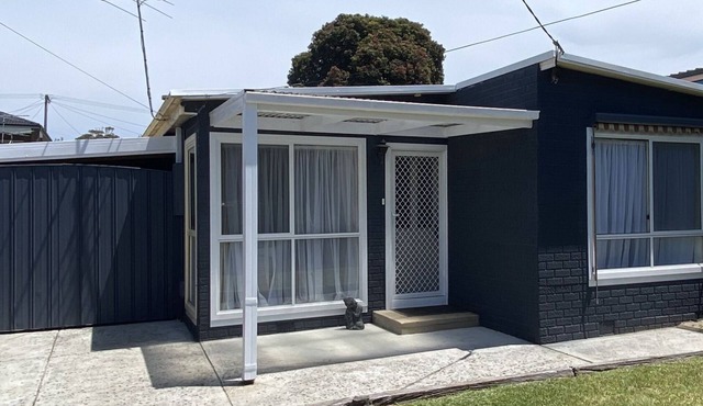 Rosebud Beach Cottage