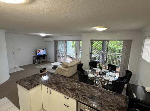 Russell Place Spacious 2BR Apartment Balcony&Garag