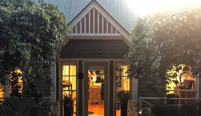 Sage Manor 8 bedrooms - 3 mins from Bowral Centre