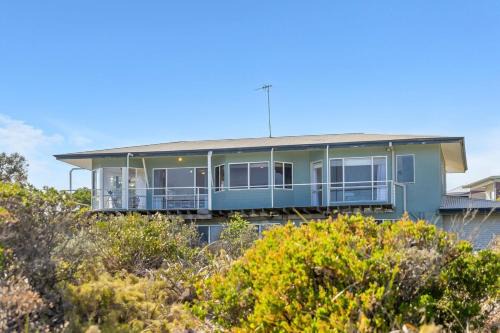 Salt & Peppermint - Beachfront Escape with Stunning Views in Capel
