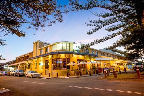 Seabreeze Beach Hotel