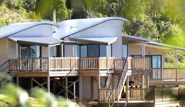 Serendeva: Private, panoramic views, dogs allowed & EV charger