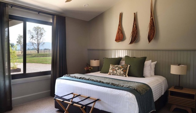 Shawwood Winery - Luxury Mudgee Farm Accommodation, Newly built with space, views close to town and wineries