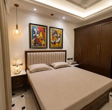 Signature Studio Warm & Elegant Studio Stay
