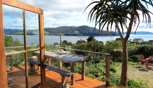 Simple cottage with charm, character and exceptional views