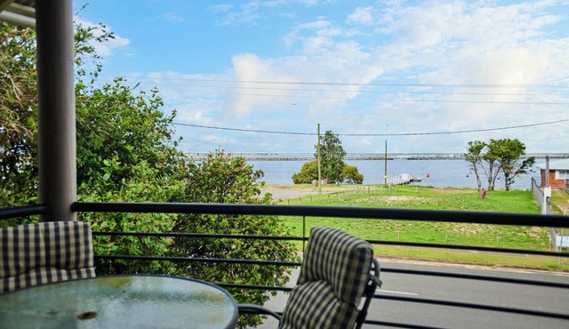 Sit back and relax at Castaway 2