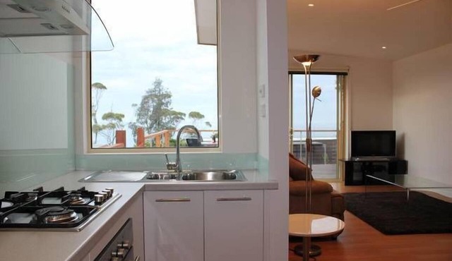 Somers Holiday accommodation with stunning balcony seaviews and private garden
