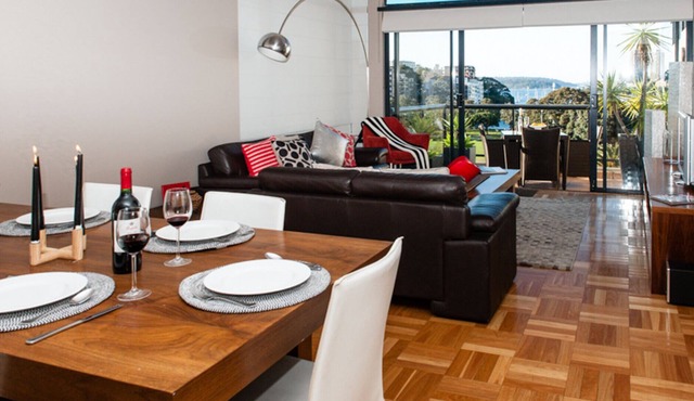 Sophisticated penthouse in the exclusive waterfront location *25% DISCOUNT!