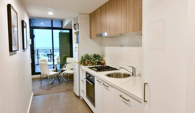 Spacious 2bed Apt With Netflix+wifi +pool+bbq+