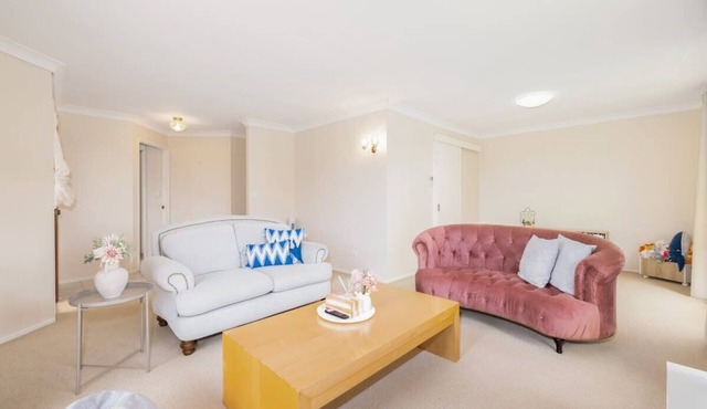 Spacious 3-BR Haven Prime Location Shopping Centre