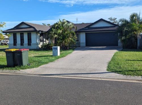 Spacious Entire 4Bedroom House in Gladstone 1 to 8 People can Stay