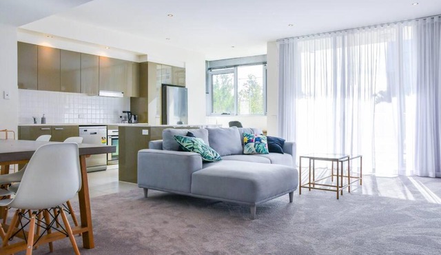 Spacious sun-drenched apartment, centrally located