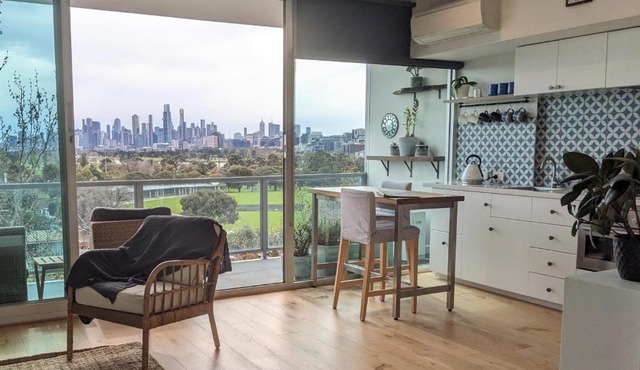 Spectacular Sunset Hideaway BestView St Kilda boutique self-contained luxury apartment