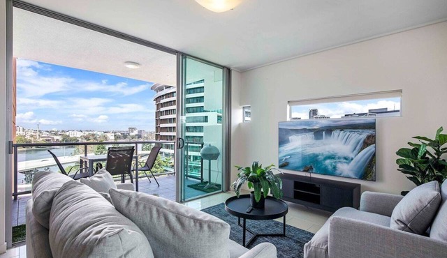 Stadium Vue, 3Bd,Riverview Pool, 300m to S/Stadium