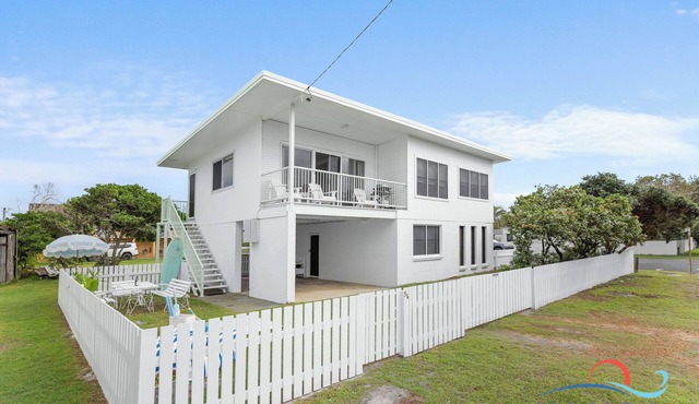 Stella- Beachfront Retreat
