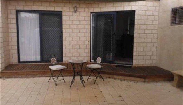 Studio for weekly rent or longer