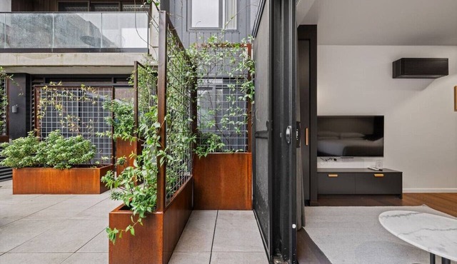 Stunning Studio Apartment w/Accessible Bathroom!