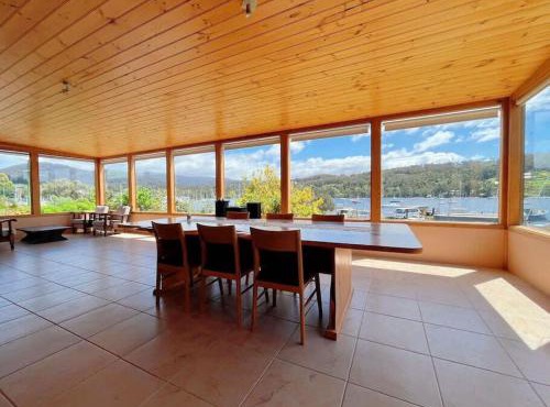 Stunning Water front view House at Kettering