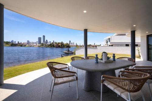 Stylish Canalfront Paradise with Designer Interiors