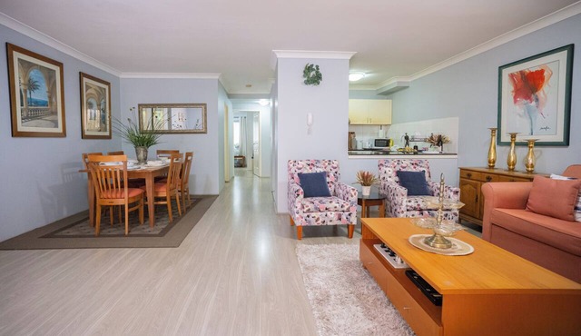 Stylish Homebush Stay | Balcony, Parking, Sleeps 6
