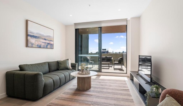 Stylish & Modern 2BR with HUGE Balcony =& Car Park!