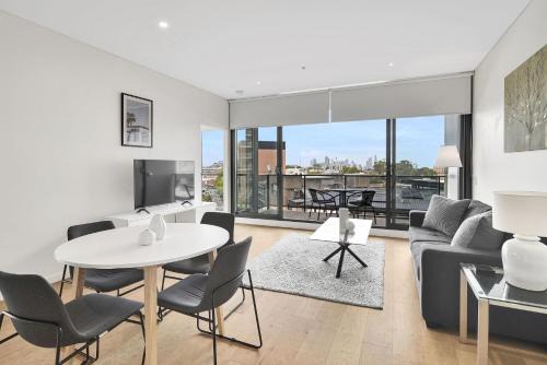 Stylish two bedroom in St Leonards ALB91105