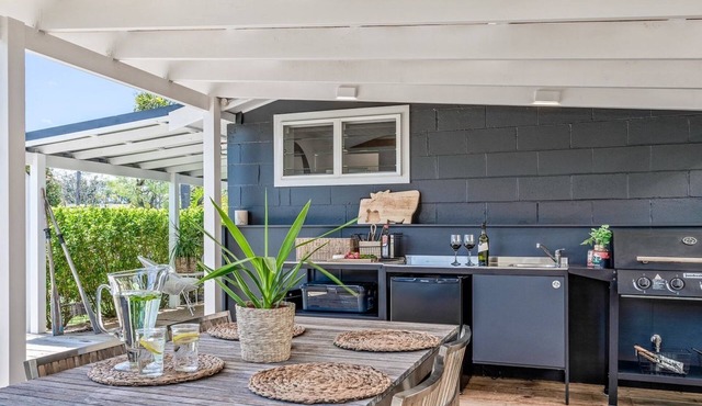 The Beach Hut - Vincentia
