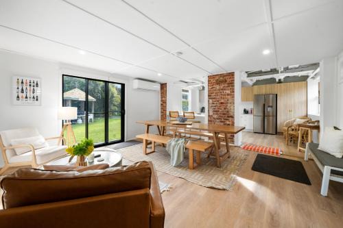The Dingaling - Beach House Bliss with BBQ