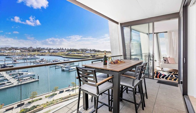 The Marina Outlook - Elevated Views