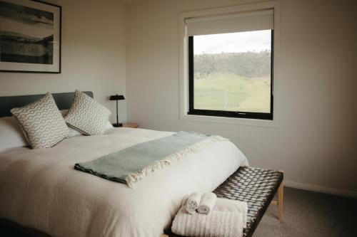The Picker's Hut - Luxury Farm Stay