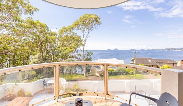 The Point 13, 5-7 Mitchell St - stunning water views, complex pool and WiFi