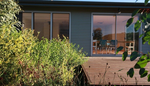 The Running Postman - Eco-friendly, linen provided