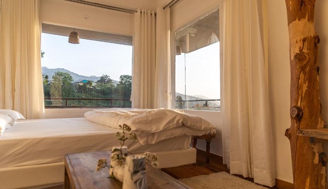 THHPSOCIETY - Exstacy stays & cafe - Your Romantic & Cozy Getaway - Mountain view , Hot tub , Parking - MUKTESHWAR