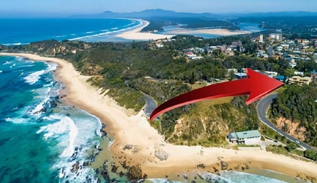 This modern home boasts some of the most stunning views of the coastline in Nambucca Heads.